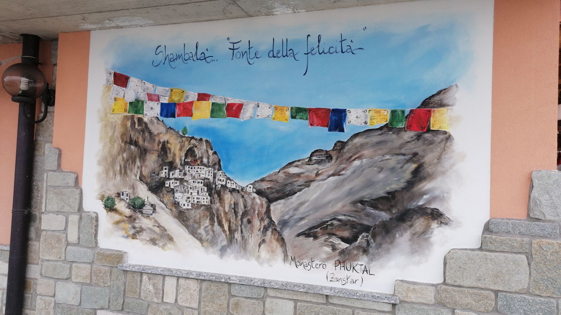 murales free tibet al rifugio shambalà