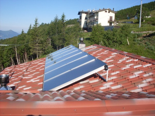 pannelli sul tetto del rifugio shambalà